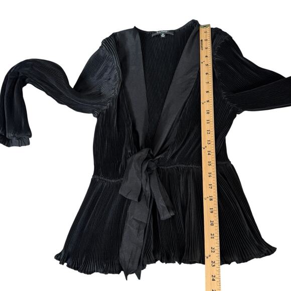 Lulus Sweet Victory Black Pleated Tie Front Peplum Top Black Womens Medium NEW - Picture 10 of 14